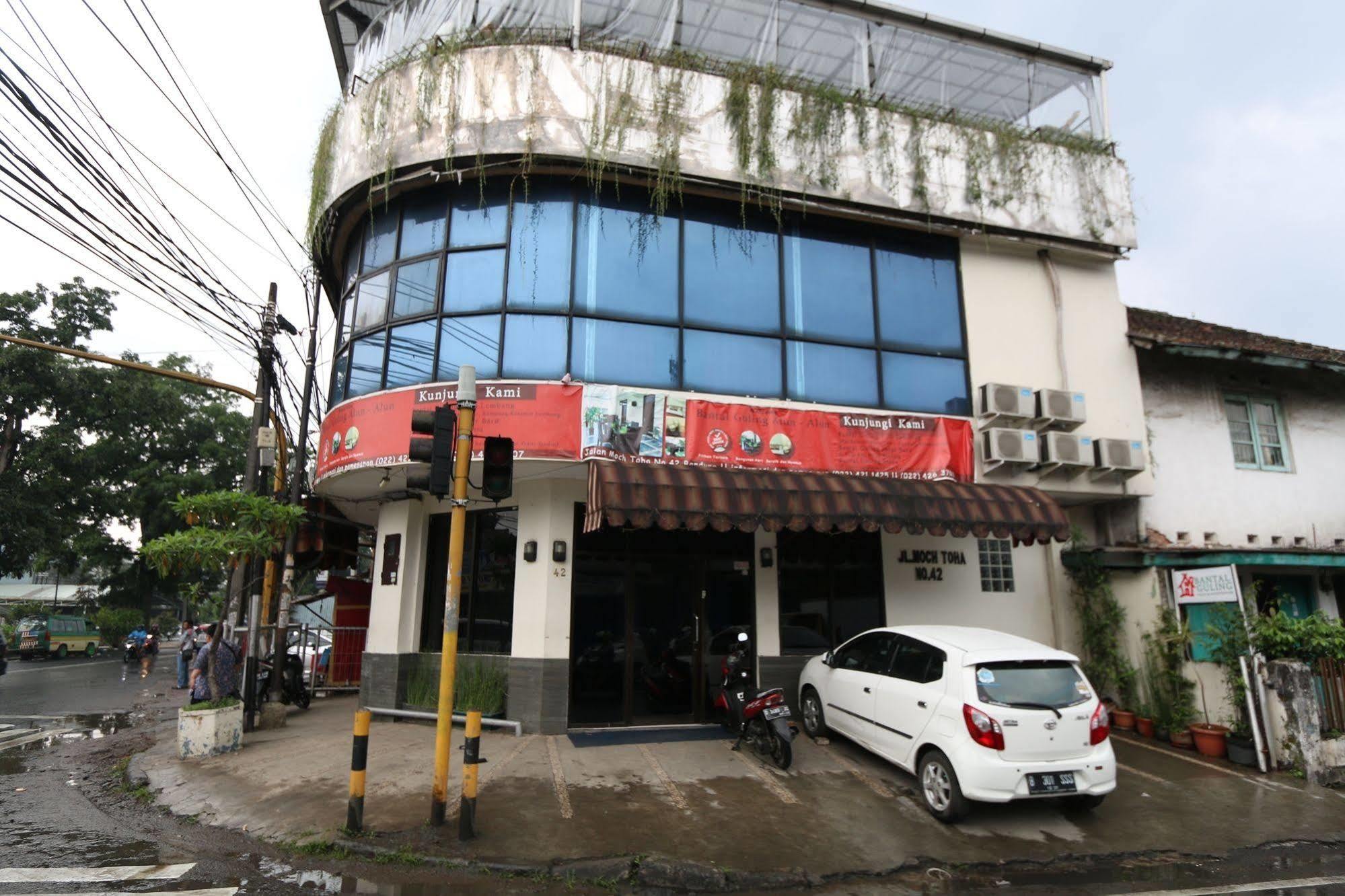万隆班塔尔古灵阿伦阿伦酒店 外观 照片